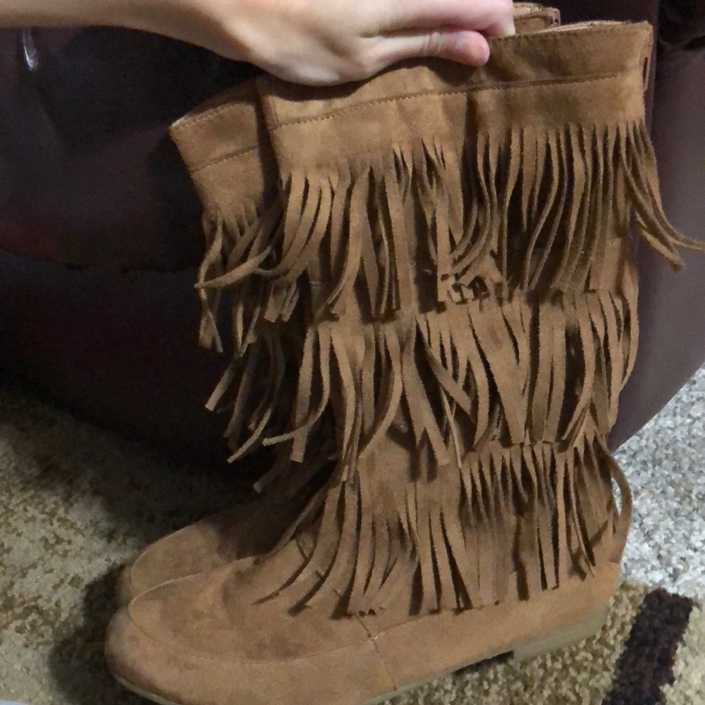 Moccasin boots